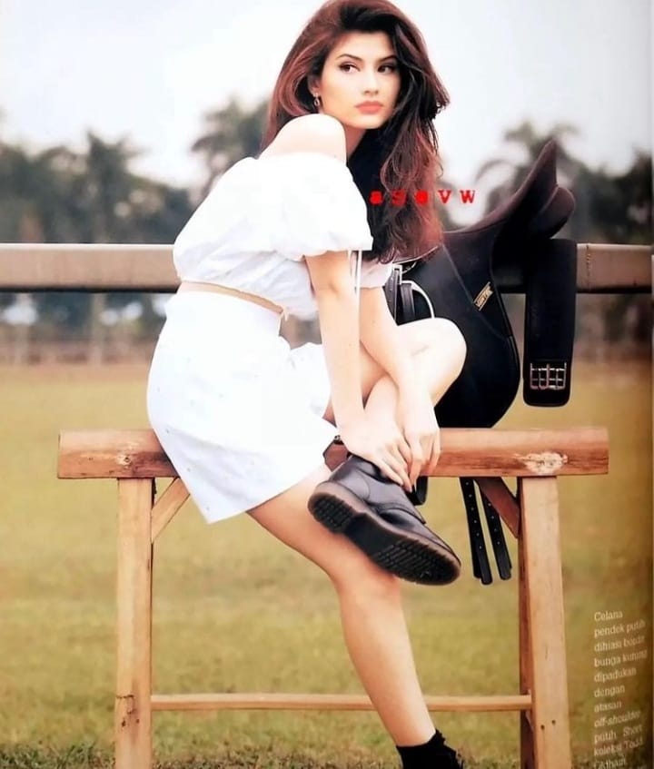 Potret lawas 12 seleb era 90-an Saat SMA, penampilan Mulan Jameela beda banget dari sekarang