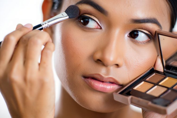 10 Warna Viva eyeshadow cream terbaik, bikin tampilan mata makin glowing dan segar