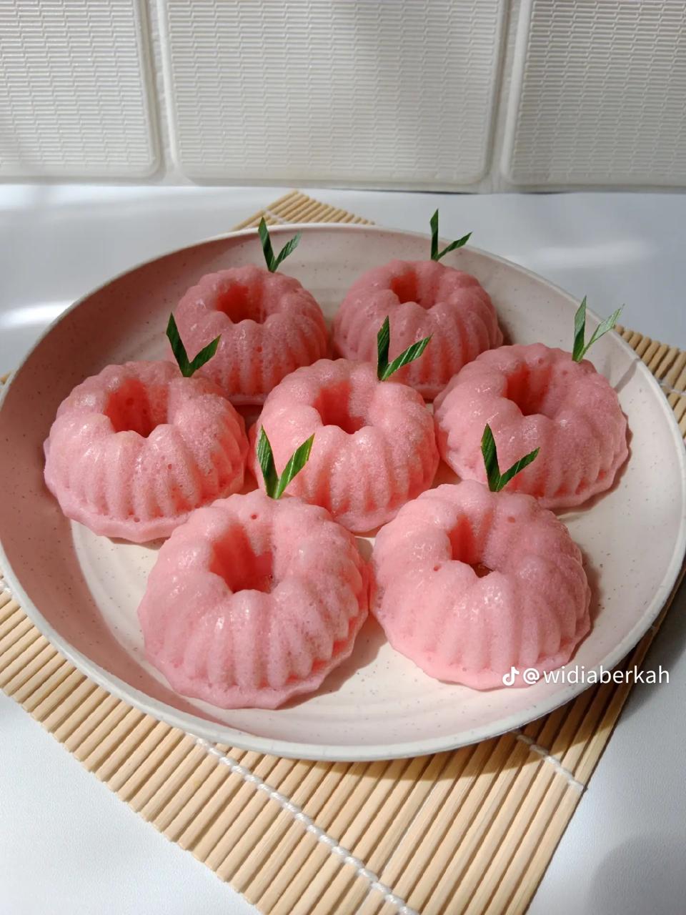 9 Resep kue tradisional khas Nusantara, lembut dan legit bikin nostalgia rasa masa kecil