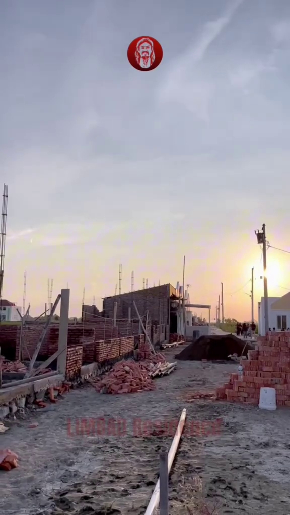 Jarang nongol di TV karena kini jadi bos properti, intip 9 potret usaha perumahan Limbad