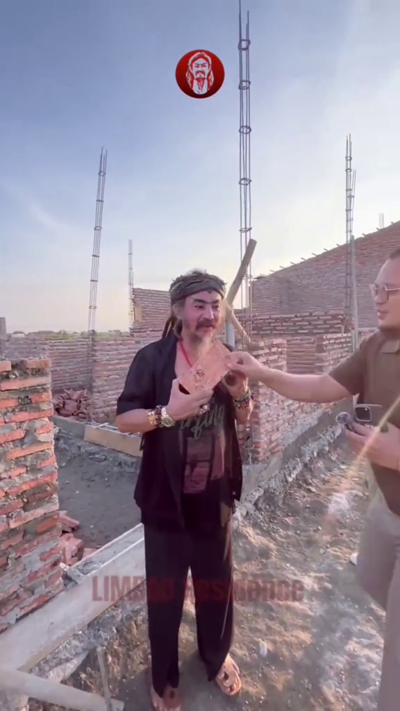 Jarang nongol di TV karena kini jadi bos properti, intip 9 potret usaha perumahan Limbad