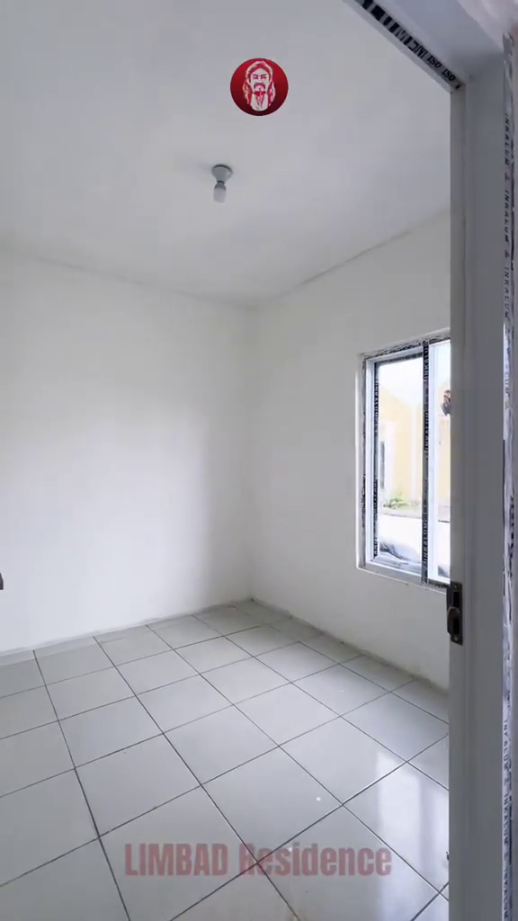 Jarang nongol di TV karena kini jadi bos properti, intip 9 potret usaha perumahan Limbad