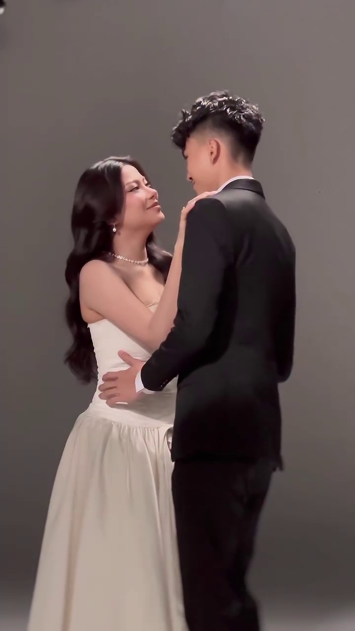 Segera menikah lagi, ini 9 potret Hanum Mega jalani photoshoot prewedding bareng calon suami