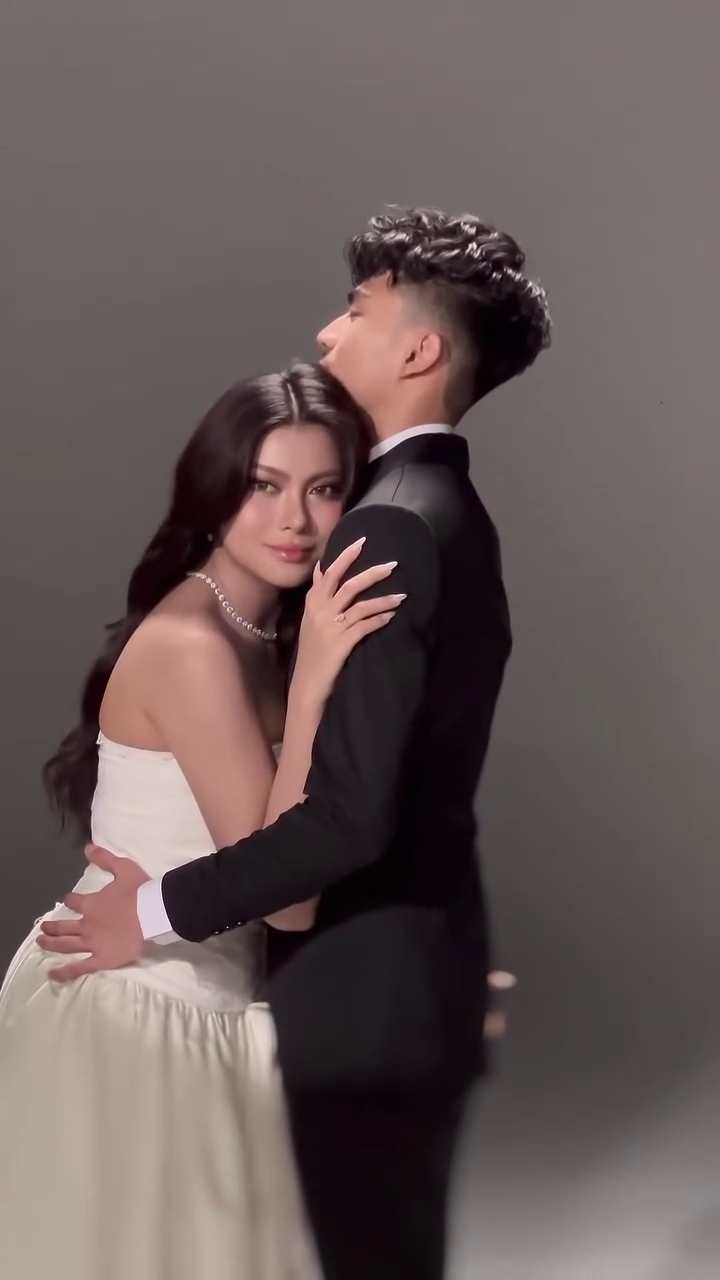 Segera menikah lagi, ini 9 potret Hanum Mega jalani photoshoot prewedding bareng calon suami