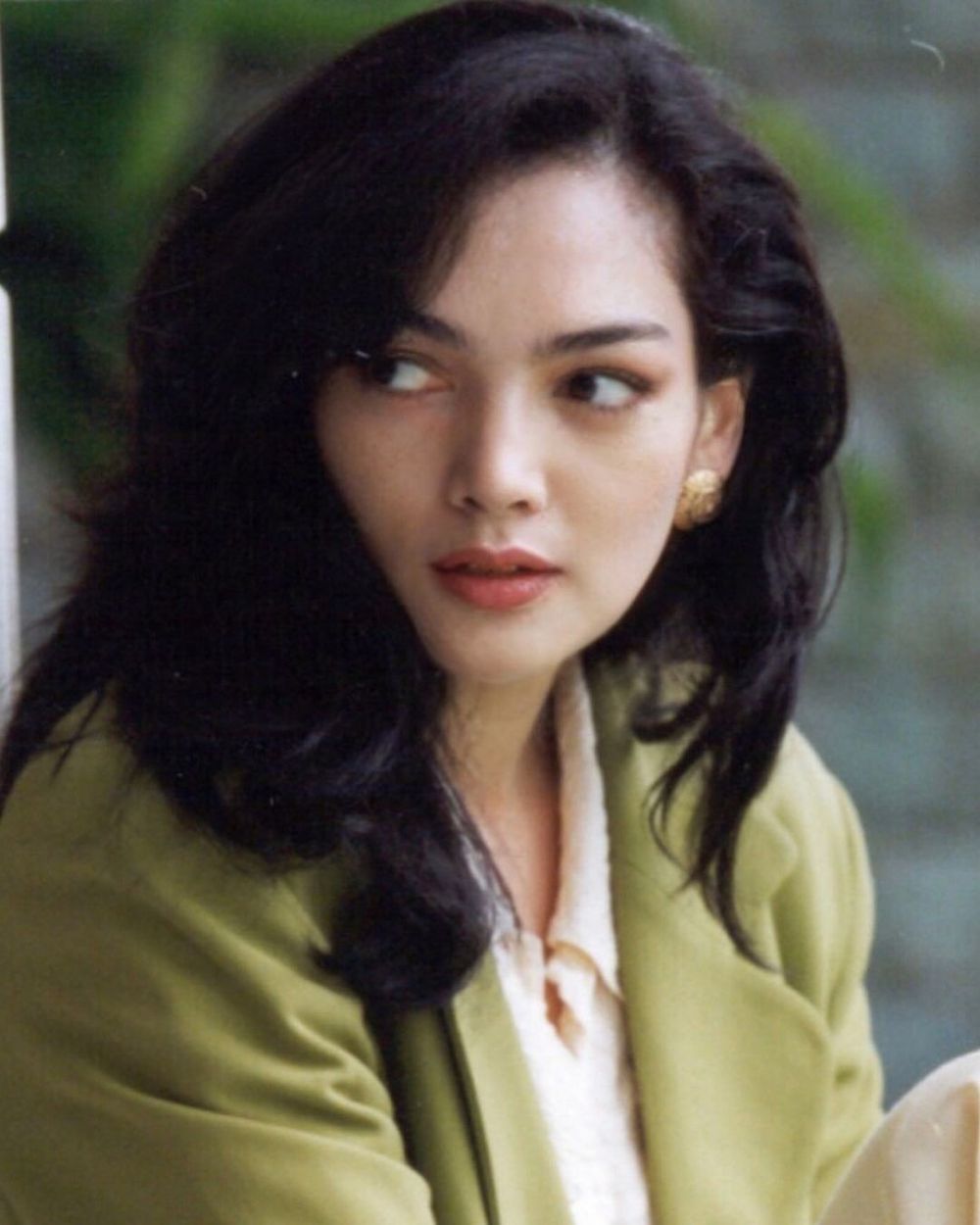 Gadis Warkop ini dijuluki vampir cantik, 11 potret lawas Ida Iasha yang memesona dari dulu