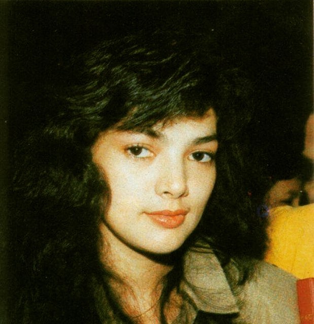 Gadis Warkop ini dijuluki vampir cantik, 11 potret lawas Ida Iasha yang memesona dari dulu