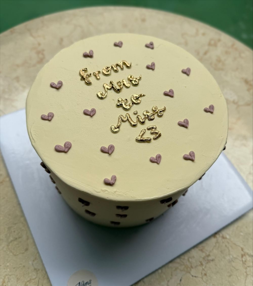 Resmi cerai dari Ahmad Assegaf, Tasya Farasya rayakan status janda, potret kuenya jadi sorotan