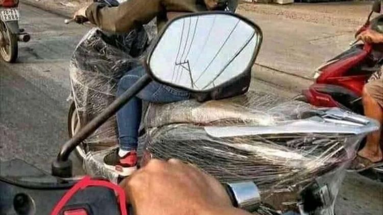 10 Potret kendaraan absurd di jalan raya ini bikin ngakak sekaligus geleng kepala