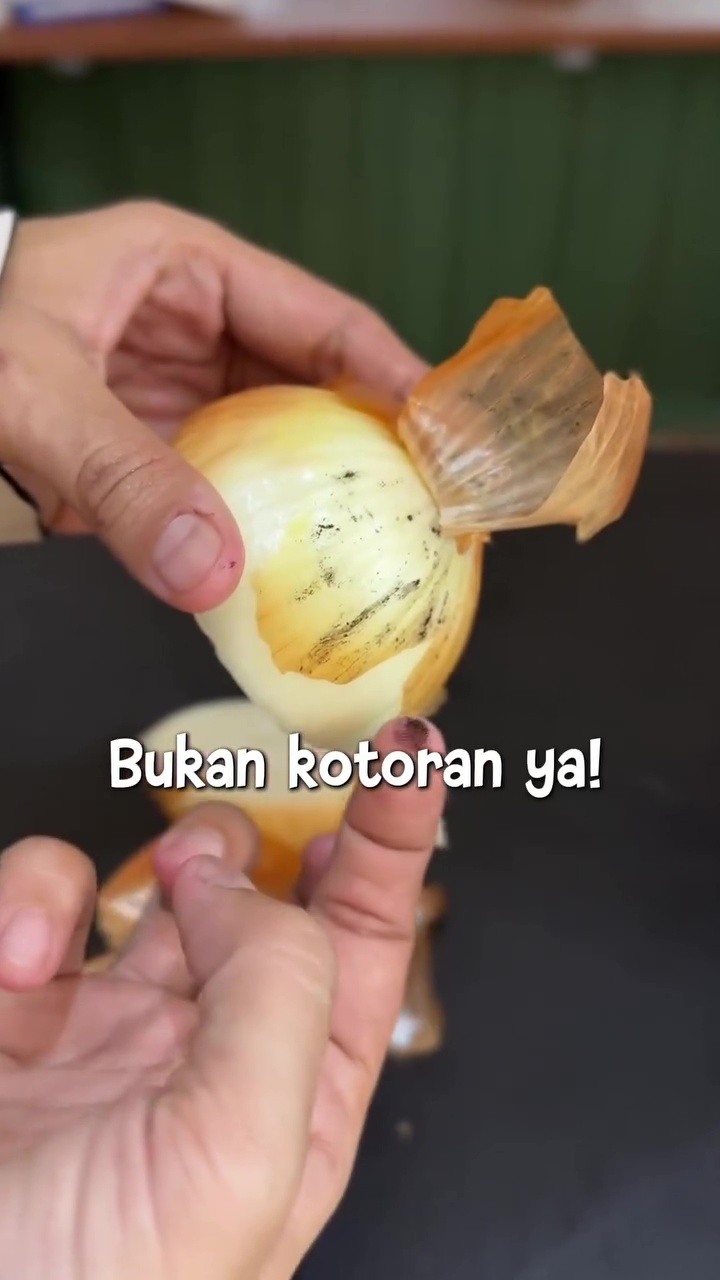 Serbuk hitam di bawang merah dan bombay bukan debu biasa, ini fakta yang jarang diketahui