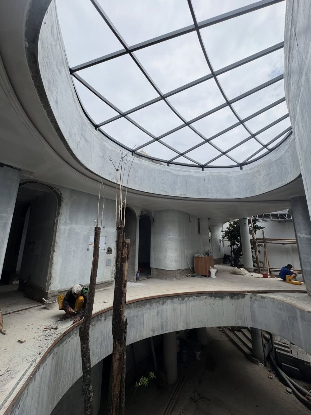 9 Potret bangunan masjid Zaskia Adya Mecca di Jagakarsa, desainnya unik berbentuk spiral