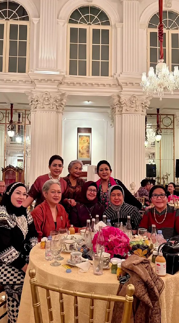 9 Potret Mayangsari ikut dinner trah Cendana usai Soeharto dapat gelar pahlawan, emoh disebut carmuk