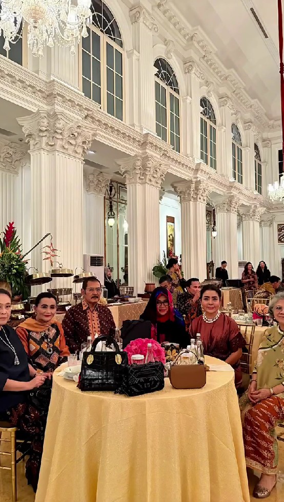 9 Potret Mayangsari ikut dinner trah Cendana usai Soeharto dapat gelar pahlawan, emoh disebut carmuk