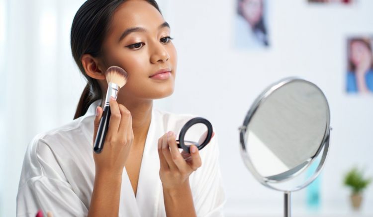 Tetap flawless seharian, ini rekomendasi bedak Viva terbaik untuk semua jenis kulit