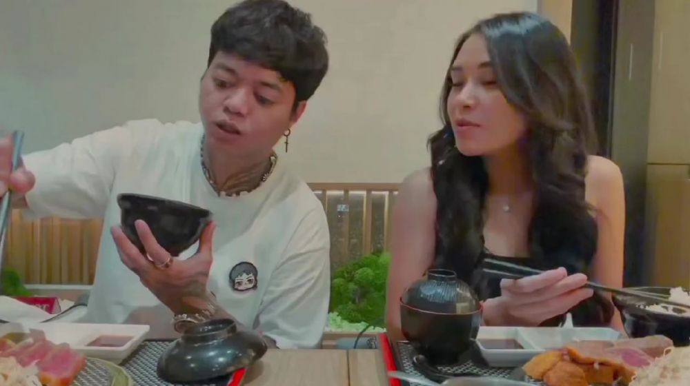 Kini sudah go public, 9 potret Reza Arap beri cincin Lula Lahfah ini diduga lamar sang kekasih