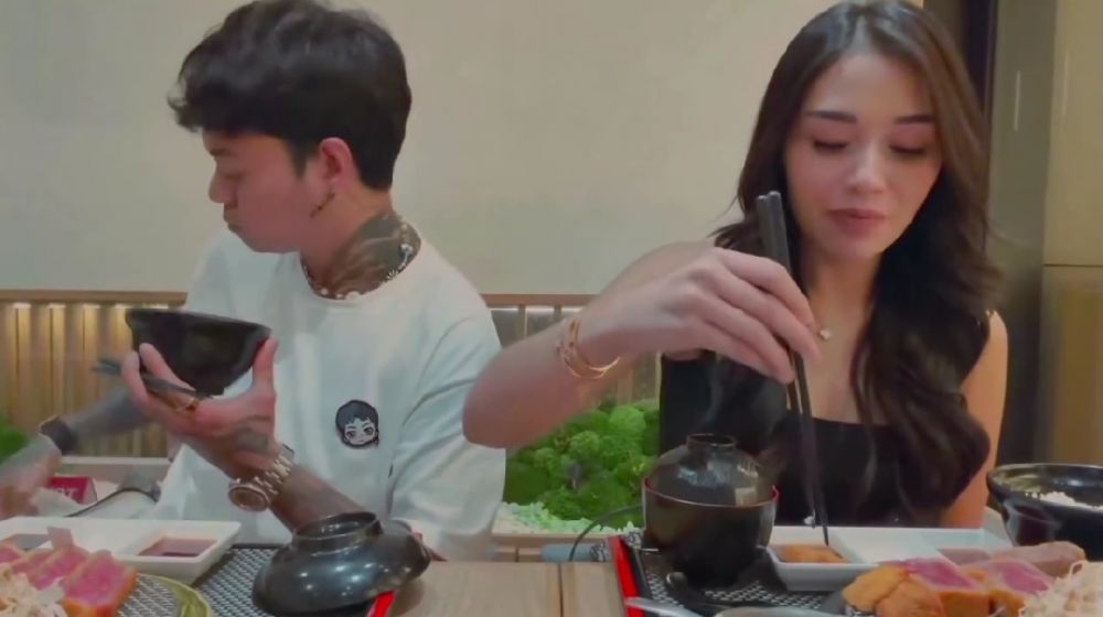 Kini sudah go public, 9 potret Reza Arap beri cincin Lula Lahfah ini diduga lamar sang kekasih