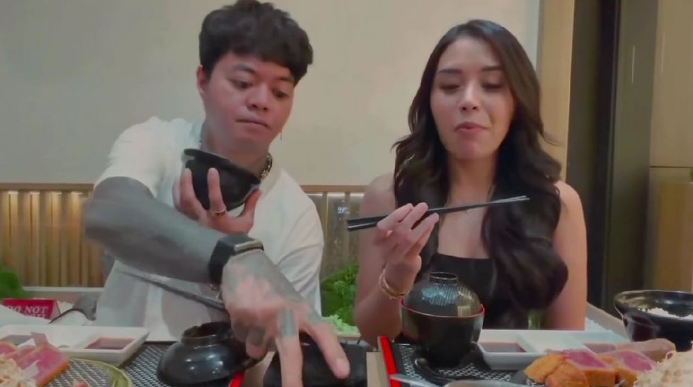 Kini sudah go public, 9 potret Reza Arap beri cincin Lula Lahfah ini diduga lamar sang kekasih