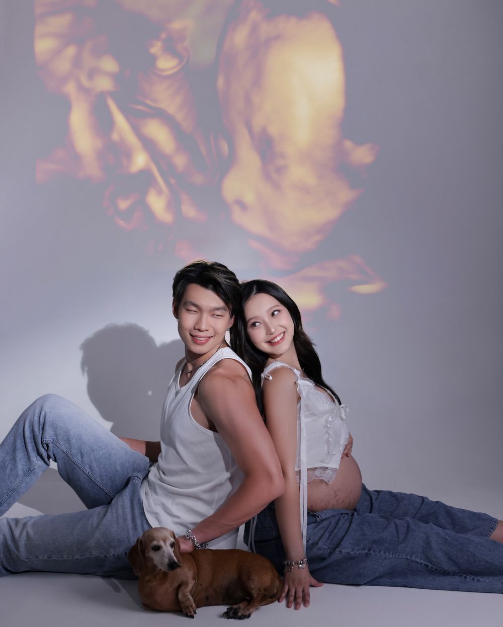 9 Potret Nita Vior pemotretan maternity bareng Vincent, tak malu tunjukkan stretch mark di perut