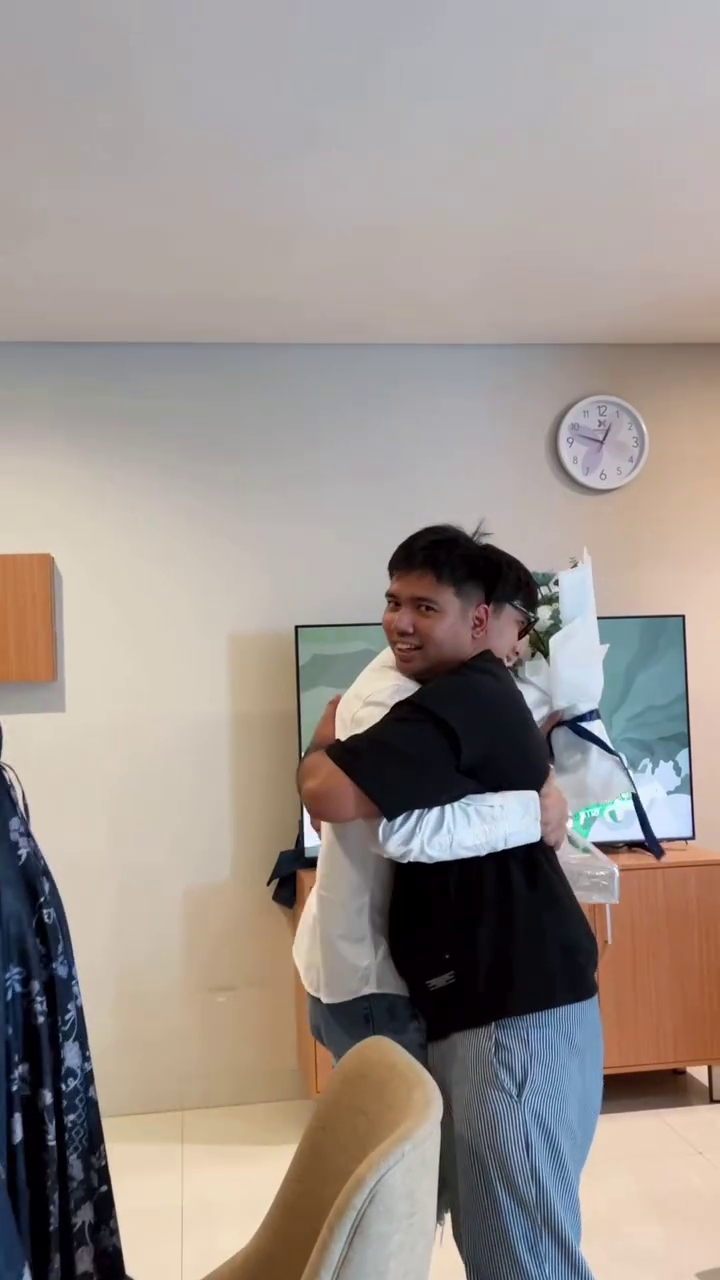 9 Momen Indah istri Frans Faisal melahirakan anak pertama, kehadiran keluarga suami bikin haru