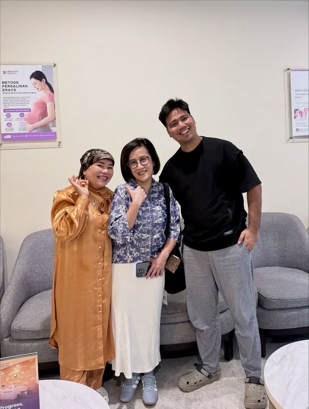 9 Momen Indah istri Frans Faisal melahirakan anak pertama, kehadiran keluarga suami bikin haru