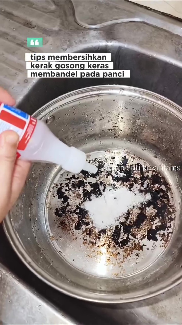 Panci berkerak gosong sulit dibersihkan? Tenang! Coba gunakan 3 bahan ini biar kinclong tanpa sikat