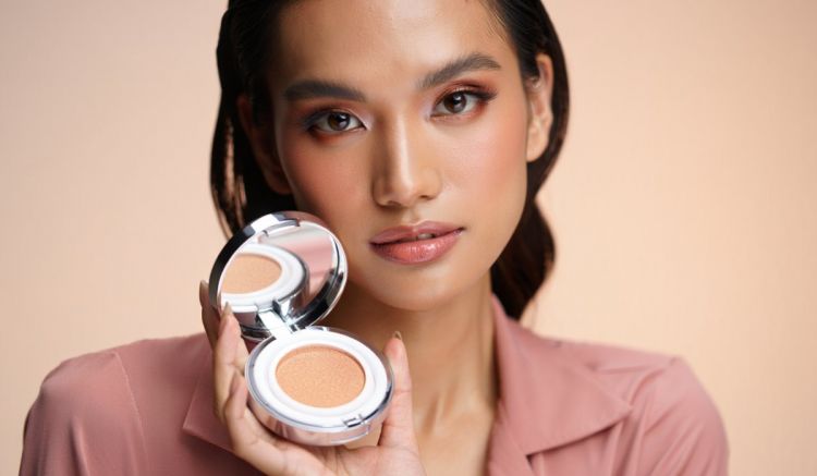 10 Rekomendasi produk cushion untuk kulit berjerawat, ringan, non-comedogenic, dan tahan lama