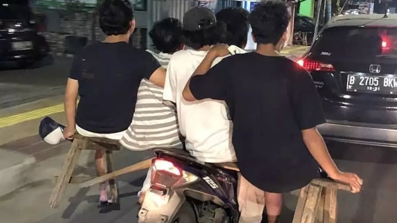 11 Momen kocak bareng temen-temen, aksi spontan mereka bikin kejadian jadi nggak terduga abis
