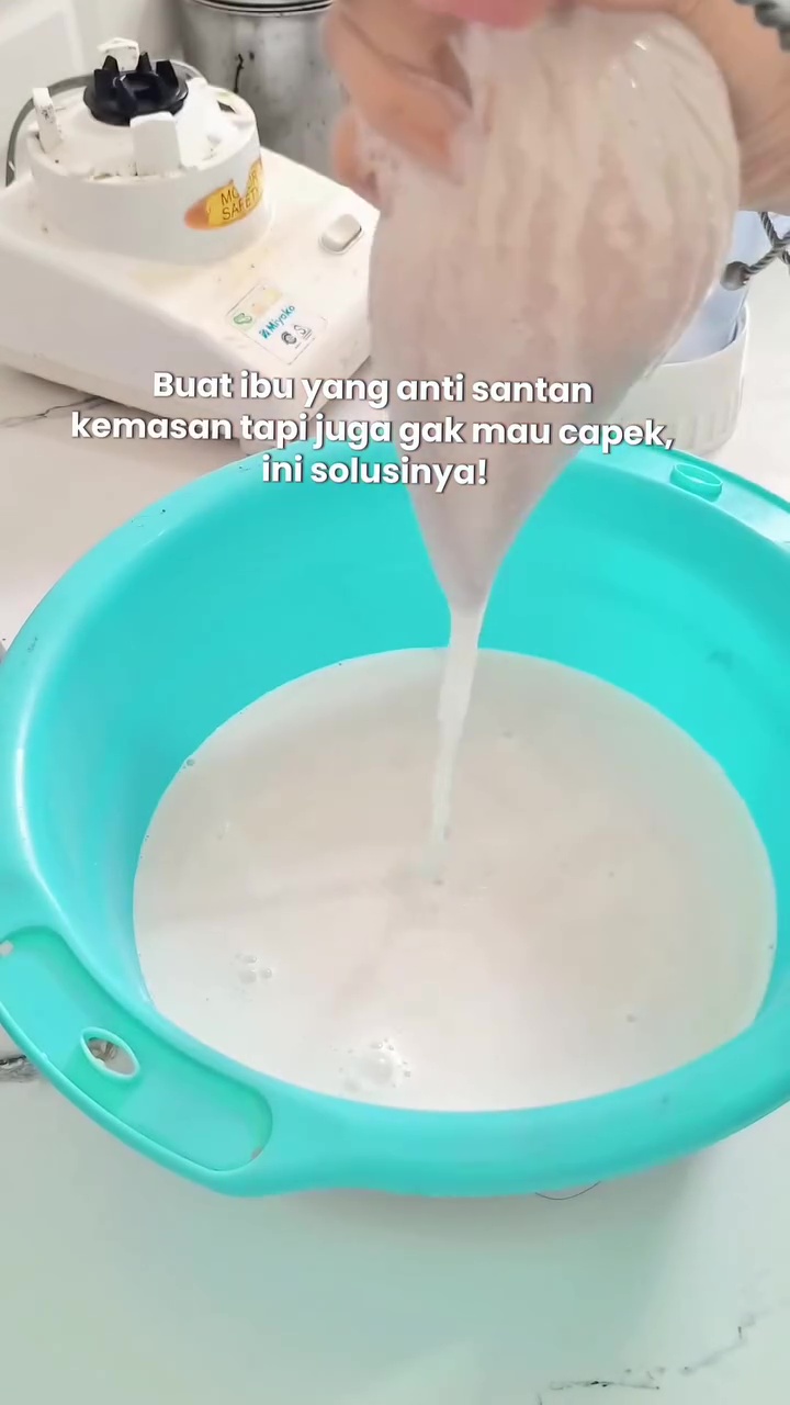 Jangan asal simpan, ini trik agar stok santan di kulkas tak cepat basi dan mudah pecah saat dimasak