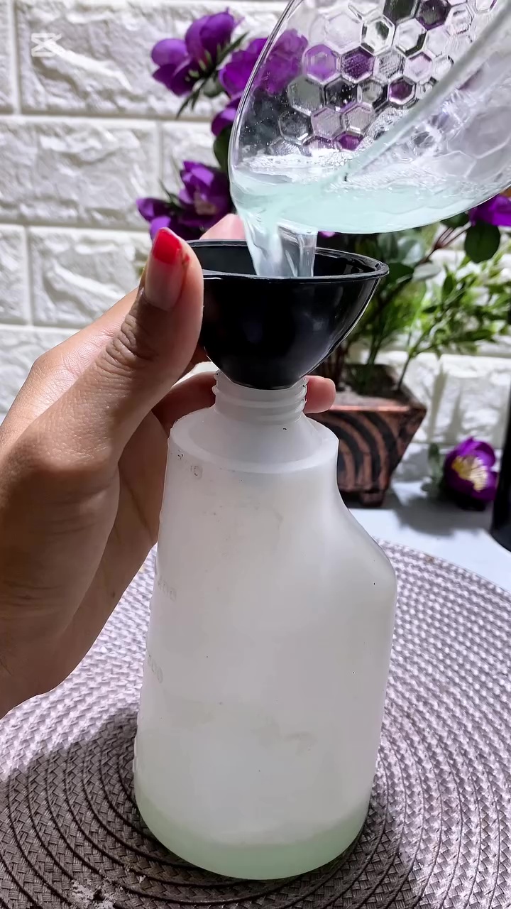 Dapur dan kompor berminyak sering bikin licin, bersihkan dengan 2 bahan dapur ini biar kesat lagi