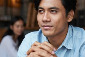 100 Kata-kata cinta menyentuh hati pria yang jarang diungkapkan, maknanya dalam