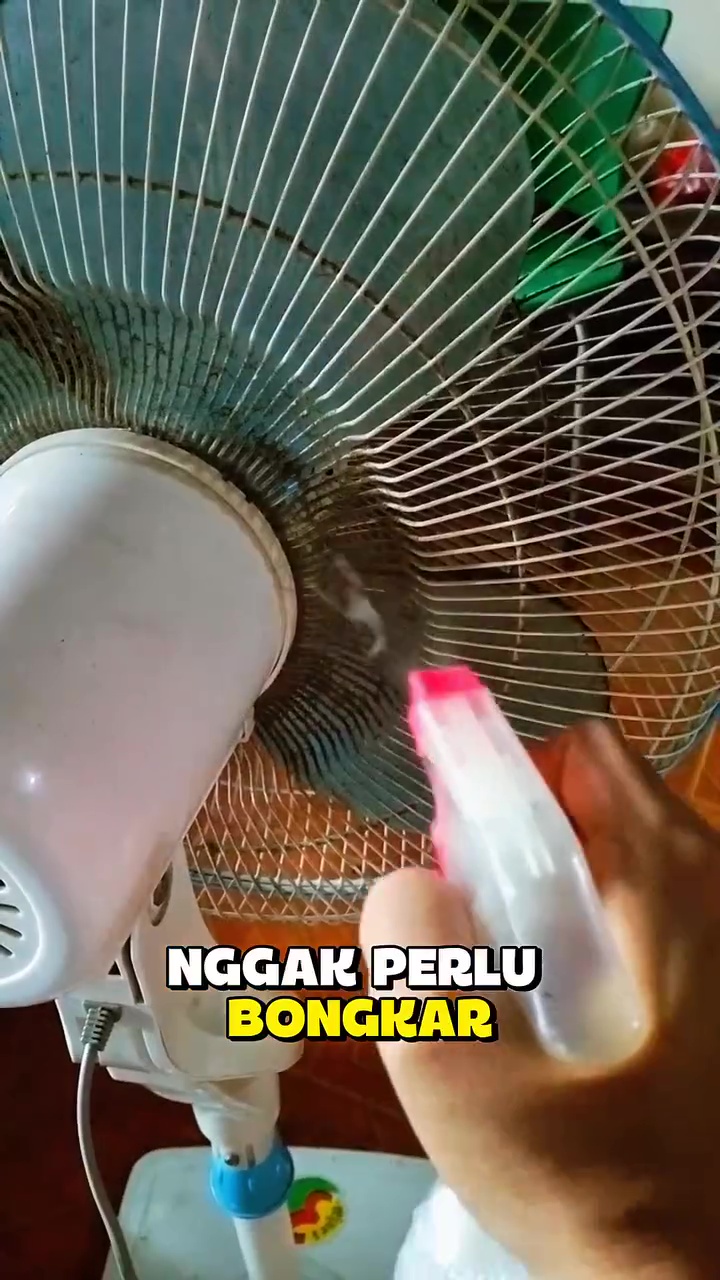 Nggak punya waktu bersihkan kipas? Coba pakai trik ini biar sat-set tanpa dibongkar