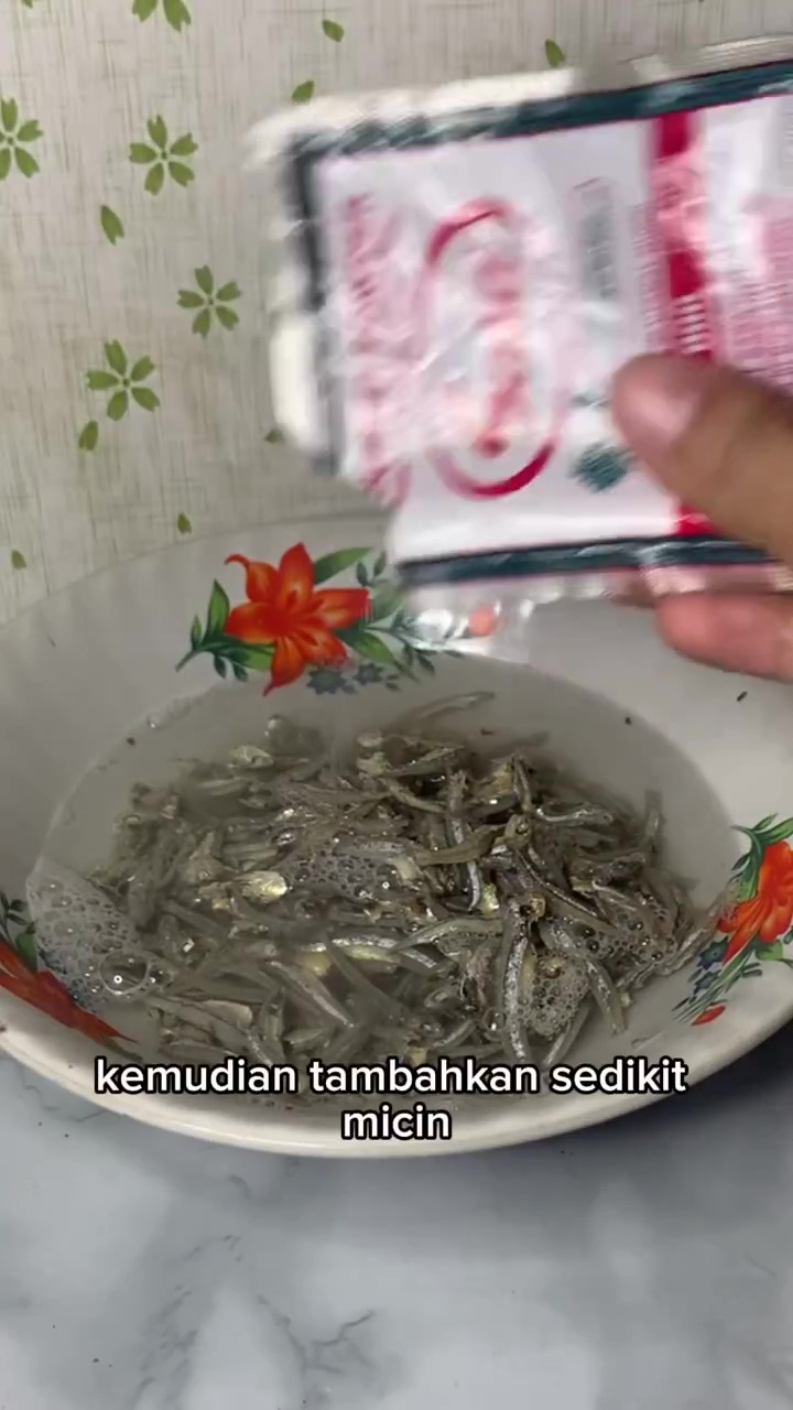 Ingin makan ikan asin, tapi khawatir pengawet? Cukup bersihkan dengan cara ini biar aman dikonsumsi