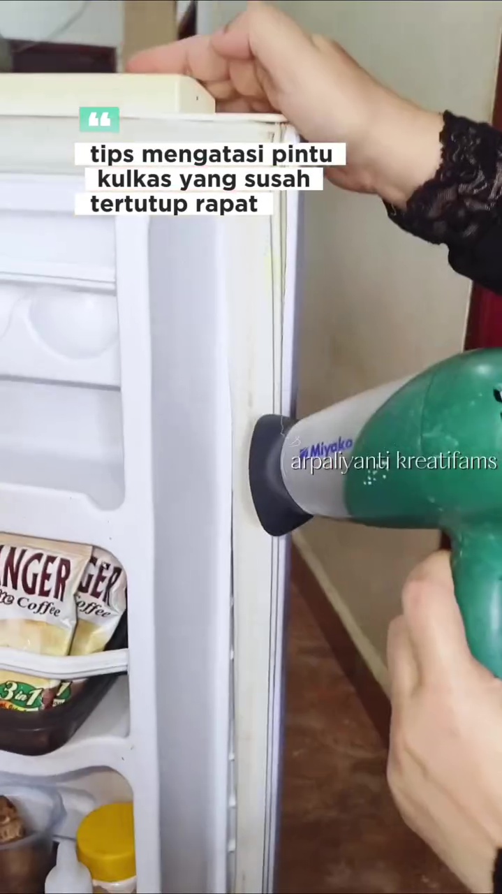 Dapat bocoran dari tukang servis, wanita ini bagikan trik perbaiki pintu kulkas tidak rapat modal Rp0