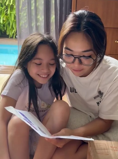 9 Potret Gisella Anastasia rayakan ultah ke-35 bareng Cinta Brian, komentar Gading disorot