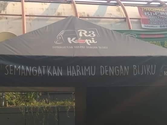 13 Tulisan nyeleneh di warung kopi yang bikin ngakak, bapak-bapak auto nyengir pas baca