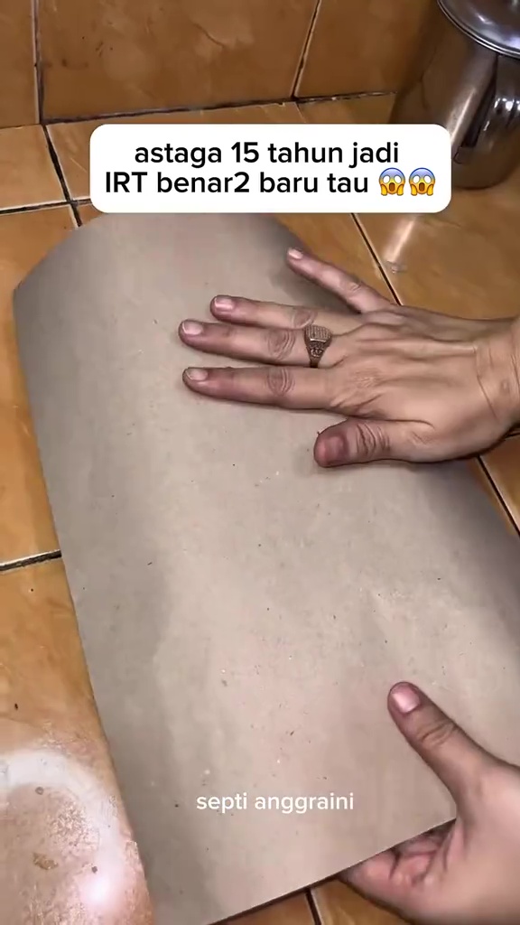 Ingin bekal makanan rapi meski tanpa kotak makan? Coba pakai cara baru ini biar sat-set antitumpah