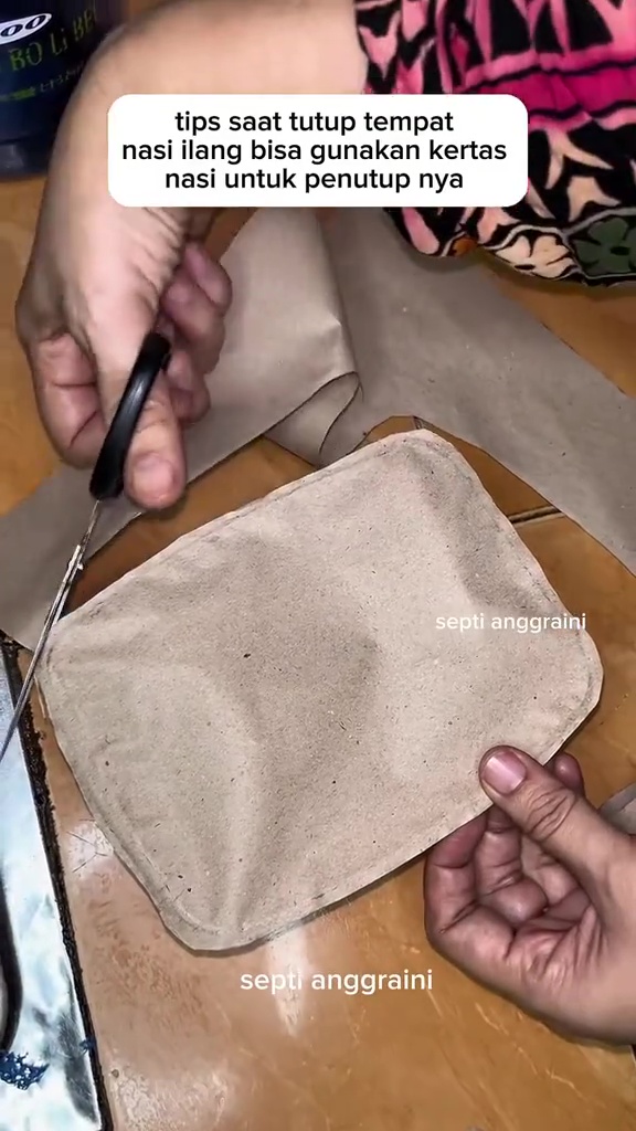 Ingin bekal makanan rapi meski tanpa kotak makan? Coba pakai cara baru ini biar sat-set antitumpah