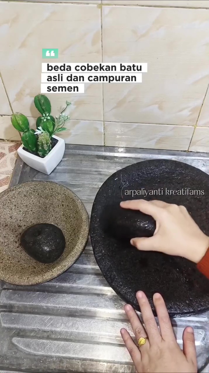 Jangan sampai salah beli! Ini 3 cara mudah membedakan cobek batu asli dan campuran semen 