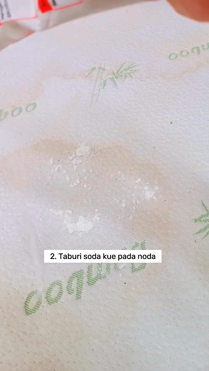 Bisa bersih tanpa vakum cleaner, cukup pakai 2 bahan dapur ini untuk basmi bercak kuning di kasur