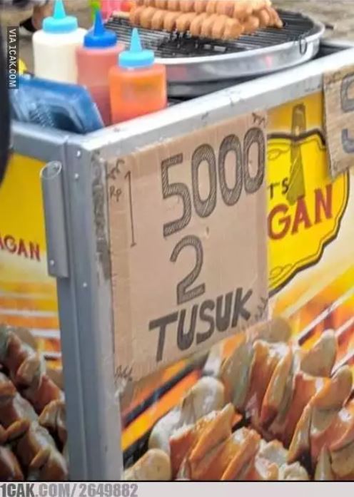Pakai teknik ‘S3 Marketing', 11 spanduk dagang super kocak ini bikin pembeli auto salah fokus