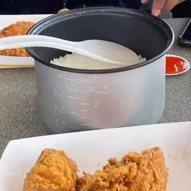 11 Aksi kocak orang nggak mau rugi saat makan, bikin ngakak tapi beneran hemat total