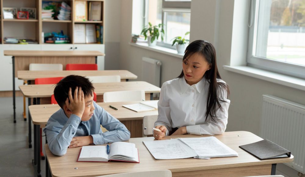 100 Kata-kata bijak guru untuk murid penuh motivasi terbaru, simpel tapi bikin tambah semangat belajar