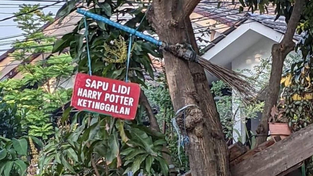 11 Tulisan nyeleneh di pohon ini bikin ngakak, niatnya serius tapi malah bikin nyengir sepanjang hari