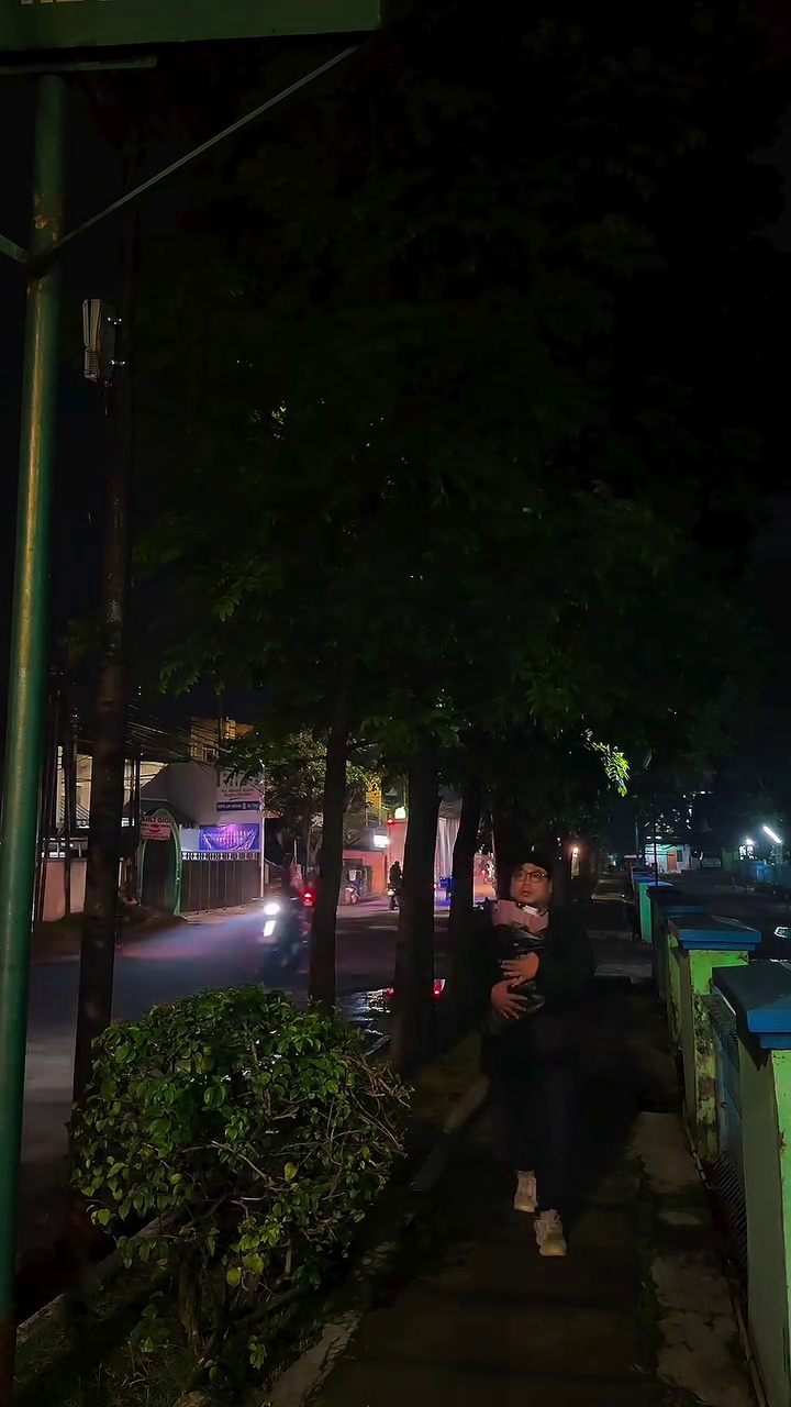 9 Momen Heri Horeh beri kejutan ultah untuk pacar baru, rela tempuh perjalanan jauh