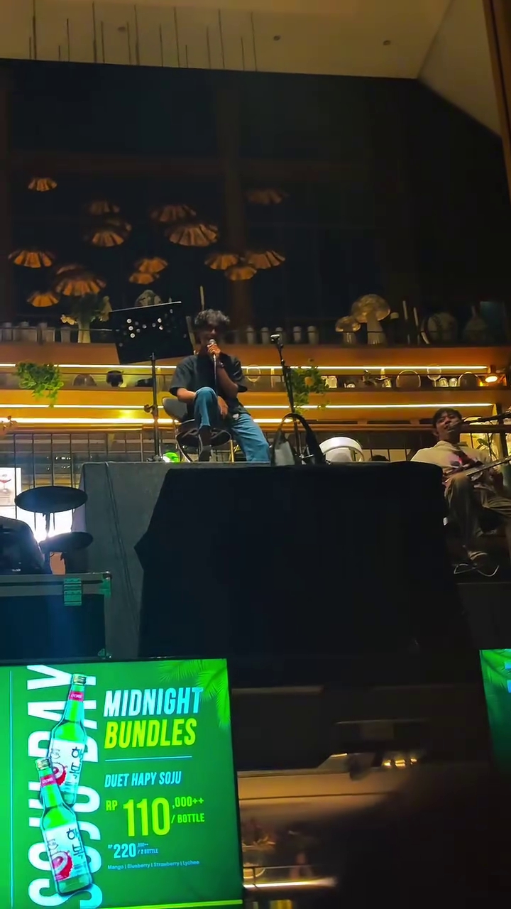 9 Momen Heri Horeh beri kejutan ultah untuk pacar baru, rela tempuh perjalanan jauh