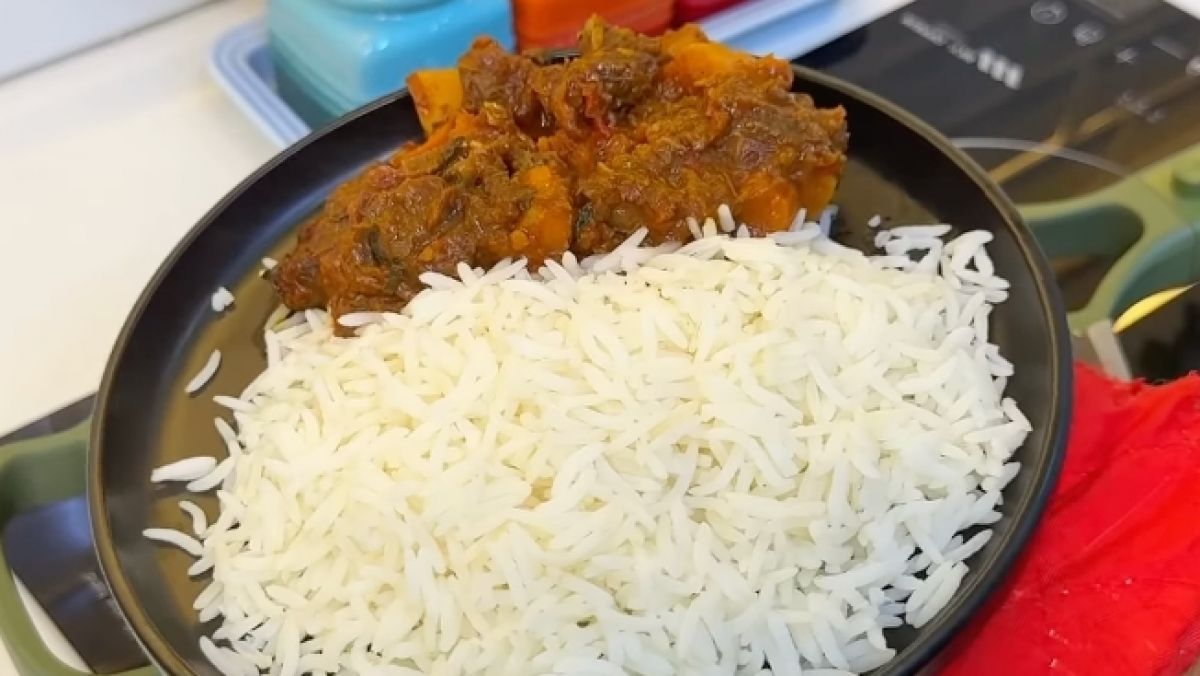 Trik cerdas hangatkan makanan tanpa microwave & panci kukusan, cuma modal tutup toples