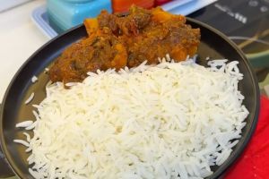 Trik cerdas hangatkan makanan tanpa microwave & panci kukusan, cuma modal tutup toples