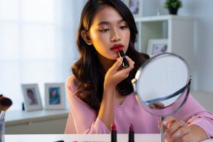 Rekomendasi foundation untuk remaja, harga terjangkau dan hasil natural