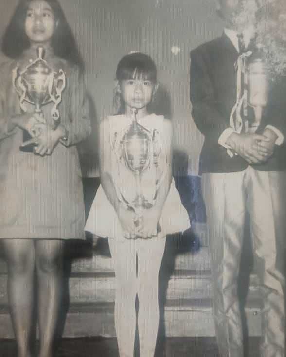 Potret lawas 9 seleb saat raih piala ini bikin gemas banget, dulu imut sekarang jadi bintang besar