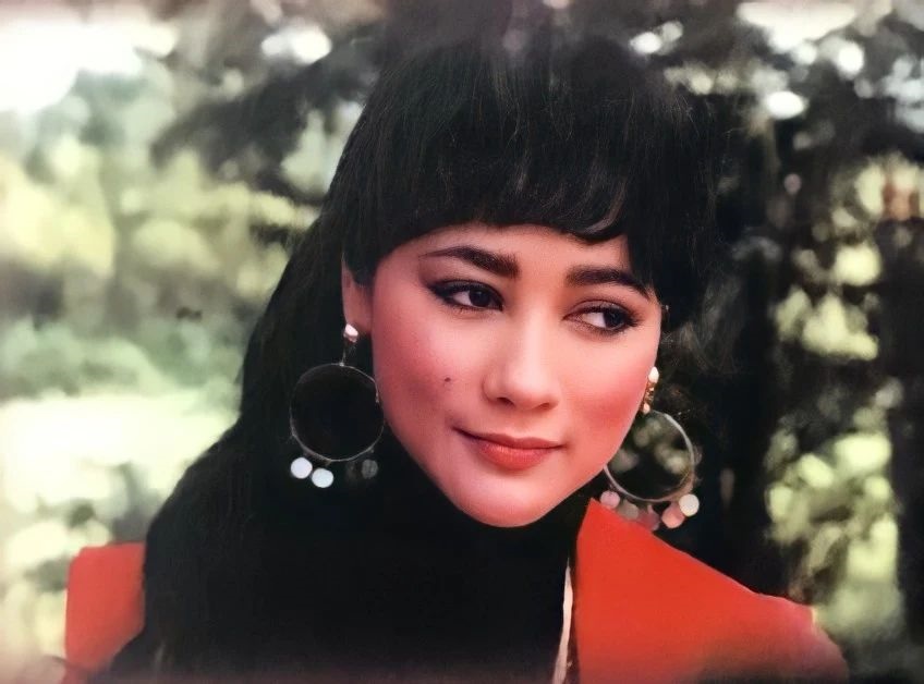 11 Potret masa muda Suzzanna ini memikat, dulu dijuluki ratu film horor Indonesia era 80-an