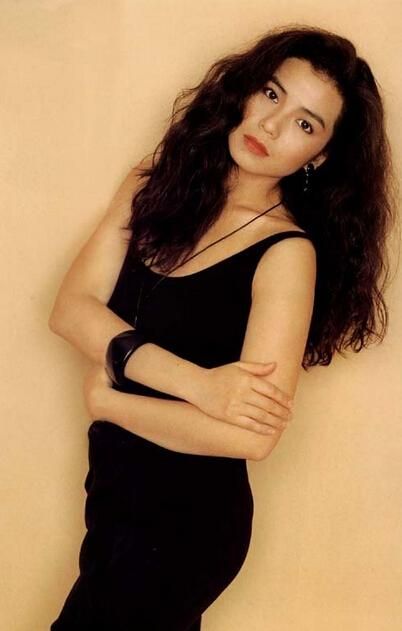 11 Potret cantik aktris 80-an Cherie Chung, pernah disebut Andy Lau wanita tercantik